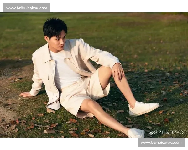 十年追光:从图书馆偶遇的丑小鸭到他掌心的星辰 十年追光:从图书馆偶遇的丑小鸭到他掌心的星辰