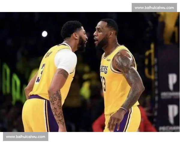 2009年NBA季后赛首场火箭对阵湖人精彩对决 詹姆斯哈登与科比争夺激烈 2009年NBA季后赛首场火箭对阵湖人精彩对决 詹姆斯哈登与科比争夺激烈